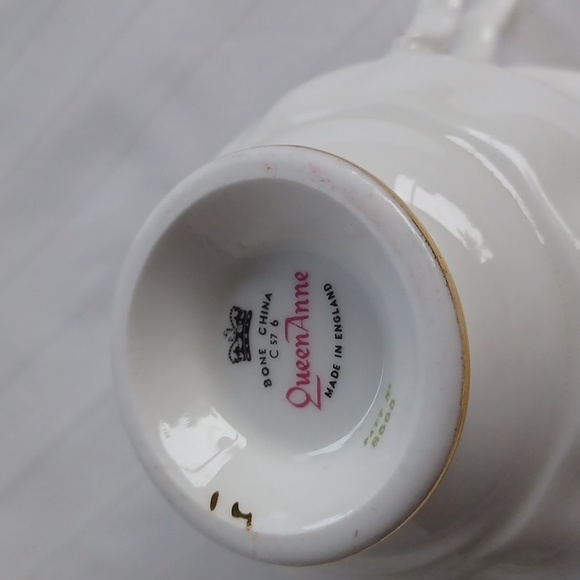 Queen Anne Floral "Happy Birthday" Tea Cup & Saucer - Picture 7 of 11